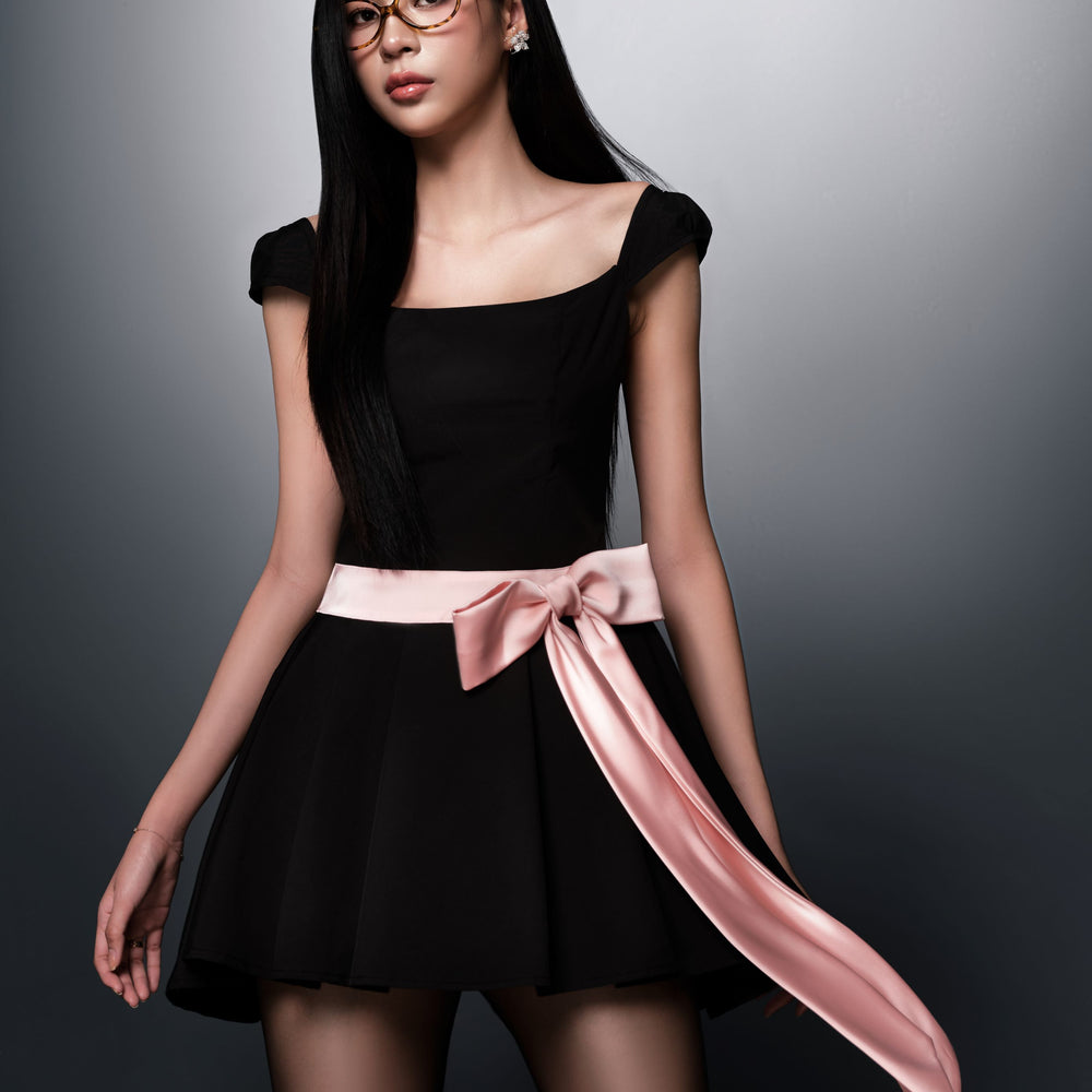 
                      
                        Runa Dress
                      
                    